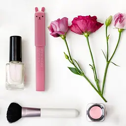 Тінт-бальзам для губ Tony Moly Petit Bunny Gloss Bars відтінок 01 (Juicy Strawberry) 2 г - мініатюра 5