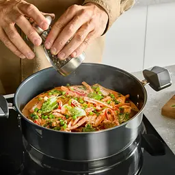 Сотейник Tefal Excellence+, з кришкою, 26см, чорний (E3337145) - мініатюра 3