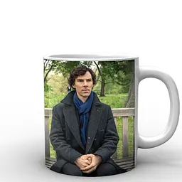 Кухоль GeekLand Шерлок Холмс Sherlock сидячи на лавці SH.002.13 330 мл білий - мініатюра 3