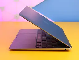 Ноутбук Apple MacBook Air 13` 8/256GB Space Gray 2020 (MGN63) Б/В - мініатюра 2