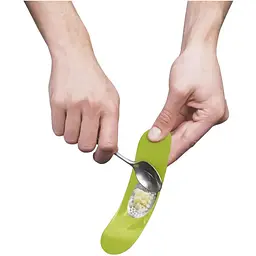 Прес для часнику Joseph Joseph Човник Garlic Rocker (20062) - мініатюра 3