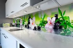 Кухонний фартух самоклеючий Орхідея та Бамбук 02 наклейка ПВХ чорне каміння 60х250 см Happy Pocket Z180322