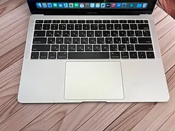 Ноутбук Apple MacBook Air 13" i5-8210Y/16/256 (FVFZ60M3LYWR) Б/в - мініатюра 2