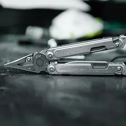 Мультитул Leatherman Free P2 + синтетичний чохол (832638) [60733] - мініатюра 5