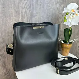 Сумка жіноча через плече чорна стильна на кожен день - мініатюра 2