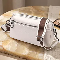 Жіноча прямокутна сумка з кишенями з натуральної шкіри Vintage 22598 біла