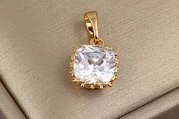 Кулон Xuping Jewelry білий квадратний фіаніт 10 мм золотистий