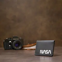 Шкіряна обкладинка для автодокументів з логотипом NASA Grande Pelle 11490 чорний - мініатюра 7