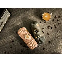 Портативна еспресо-кавоварка Wacaco Nanopresso темно-сіра з чохлом, механічна, для меленої кави - мініатюра 6