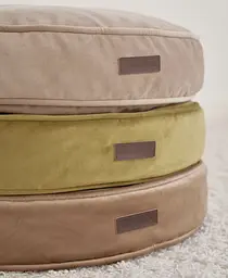 Лежак-подушка ортопедична для собак "Pearl" з ефектом пам'яті Memory Foam бежевий XS 60см - мініатюра 5