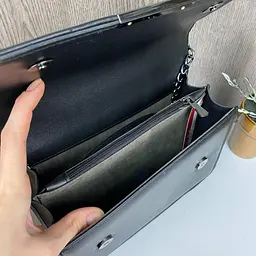 Сумка жіноча через плече маленька чорна стильна стьобана на ланцюжку 1146 - мініатюра 8