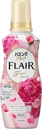 Японський кондиціонер для білизни Kao Humming Flair Floral Sweet солодкий квітковий аромат 520 мл