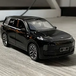 Колекційна металева модель автомобіля АвтоЕксперт Li Xiang L9 з інерцією, світлом та звуком 1:32 - мініатюра 3