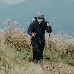 Трекінгова палиця Naturehike (CNK2450DS017) 130см - складна - сіра - мініатюра 8