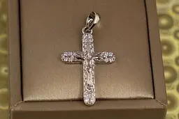 Хрестик Xuping Jewelry з розп"яттям і чотирма каменями по краям 2,5 см сріблястий