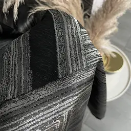 Жакардові штори "геометрія" чорного кольору 2шт. 150х270 з білим шифоновим тюлем 400х270, на тасьмі ALBO pbe0052576 - мініатюра 9