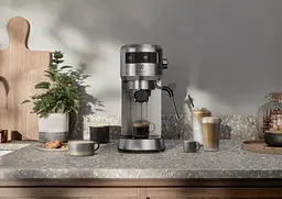 Electrolux Кофеварка ріжкова, 1л, мелена, ручний капуч, LED-дисплей, підігрів чашок, нерж - мініатюра 2