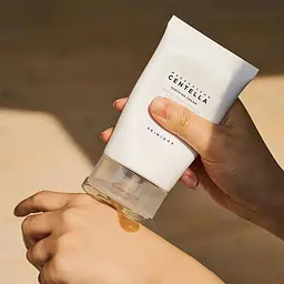 Заспокійливий зволожуючий крем Skin1004 Madagascar Centella Soothing Cream 75 мл - мініатюра 5