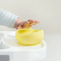 Миска дитяча Olababy із кришкою, жовтий (60511) - мініатюра 2