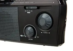 Невеликий портативний радіоприймач Радіо Adler AD 1119 - мініатюра 2