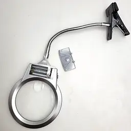 Настільна лупа на прищіпці з 2 LED підсвічуванням збільшувальне скло 2х d=90 мм UKC 15120 - мініатюра 3