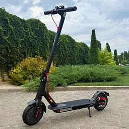 Електросамокат KUGOO M365 PRO  500W 11Ah , складний , перфаровані колеса , чорний (2025 рік) - мініатюра 10