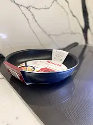 Сковорідка Tefal New Comfort Grip 24 см., з титановим антипригарним покриттям