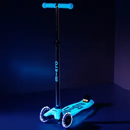 Самокат дитячий Micro Maxi Deluxe Glow LED 3-колісний синій кришталь (MMD366) - мініатюра 10