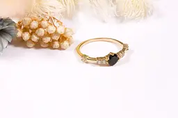 Каблучка з жовтого золота з чорним каменем 18 K-0251 - мініатюра 3