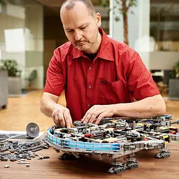 Конструктор LEGO Star Wars Millennium Falcon (Сокіл Тисячоліття) 7541 деталь (75192) - мініатюра 4