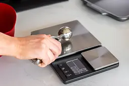 Ваги кухонні KitchenAid Measuring з подвійною платформою срібні (KQ909G) - мініатюра 11