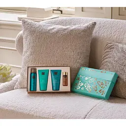 Подарунковий набір Rituals The Ritual of Karma Small Gift Set: гель-піна для душу 50 мл + лосьйон для тіла 70 мл + скраб для тіла 70 мл + олія для тіла 30 мл - мініатюра 3