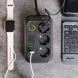 Мережевий фільтр-подовжувач Yiwu HP-5-20 LUXE F016U на 3 розетки 6 USB 3,8 метри чорний  - мініатюра 2