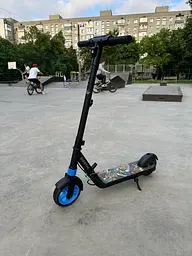 Дитячий електросамокат GIANT Kids E10 PRO 4.4Ah чорний + Bluetooth колонка - мініатюра 2