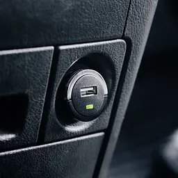 Автомобільний зарядний пристрій Strax Car Charger 2.4A Single USB-A Black Bulk (4029948595757) - мініатюра 5