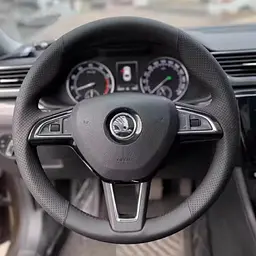 Чохол Обплетення Керма для Skoda Octavia III / Fabia III / SuperB 2015-2021 Шкіра (Модельна Викрійка) червона нитка