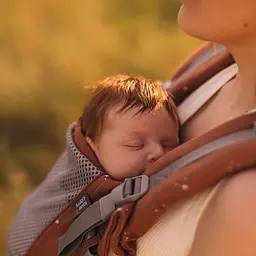 Ерго рюкзак ONE з народження і до 2-х років для малюків вагою до 15 кг Love&Carry Цегляний - мініатюра 2