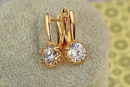 Сережки Xuping Jewelry велична простота з білим каменем 2,3 см золотисті - мініатюра 2