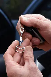Срібний брелок Mazda (Мазда) (9010.1) - мініатюра 2