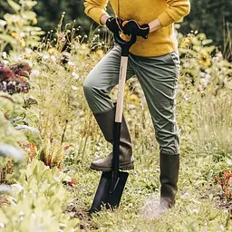 Лопата пряма з дерев'яною ручкою Fiskars Solid™ (1066722) - мініатюра 7