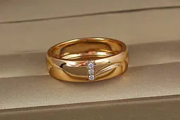 Обручка Xuping Jewelry класика 6 мм з трьома камінчиками р 16 золотиста