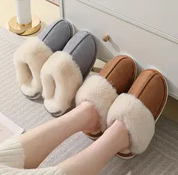 Slippers Жіночі домашні капці з хутром — теплі, м’які, закриті тапочки для дому 38-39 білого кольору KT8003802 - мініатюра 5