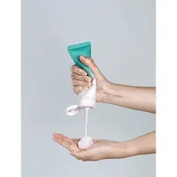 Очищувальна пінка для вмивання Mizon Cicaluronic Low pH Cleanser з низьким pH для сухої і чутливої шкіри 120 мл - мініатюра 2