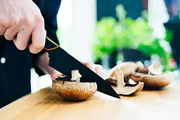 Кухонний ніж Fiskars Santoku Edge кухарський азіатський 17 см (1003097) - мініатюра 6