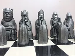 Шаховий набір острова Льюїс/шаховий набір чарівників ефект античної бронзи та олова - мініатюра 7