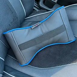 Подушка на підголівник з логотипом Acura Екошкіра 3D Кольоровий лого Чорна-Синій кант 1 шт - мініатюра 4