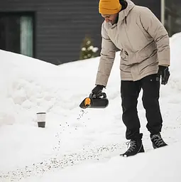 Ручний розкидач Fiskars Solid ™ (1057076) - мініатюра 7