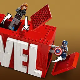 Конструктор LEGO Super Heroes Логотип і мініфігурки Marvel 931 деталь (76313) - мініатюра 5
