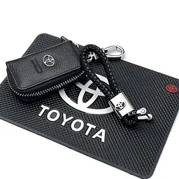 Подарунковий набір №33 для Toyota / килимок панелі / брелок / чохол із тисненої шкіри