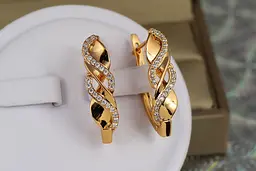 Сережки Xuping Jewelry коса з камінцями 2.9 см золотисті - мініатюра 2